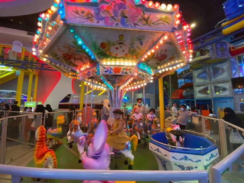 الملاهي فاضت بفرحة الأطفال