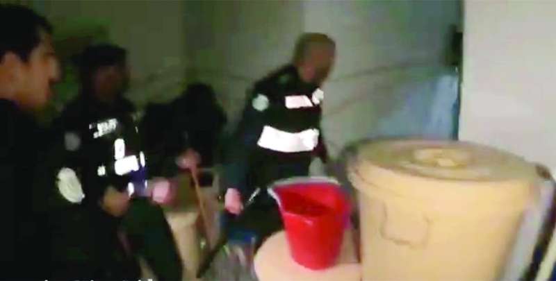 
خلال مداهمة إحدى الشقق