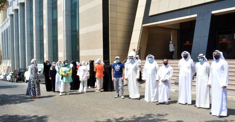 موظفو الإحصاء يحتجون على عدم وجود مواقف (تصوير: نايف العقلة)