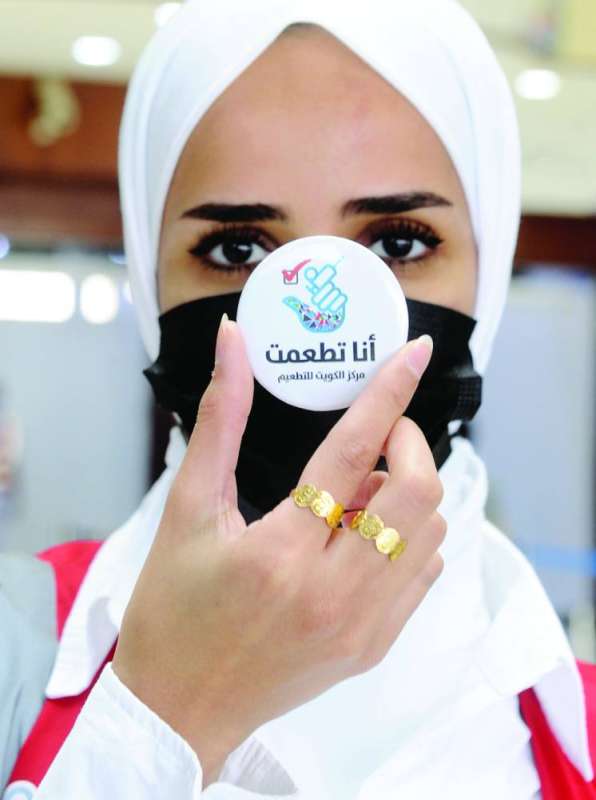 الإقبال على التطعيم ساهم في انحسار الوباء	 (تصوير سعود سالم)