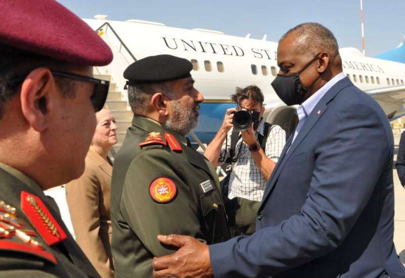 الفريق الصالح مودعا أوستن 