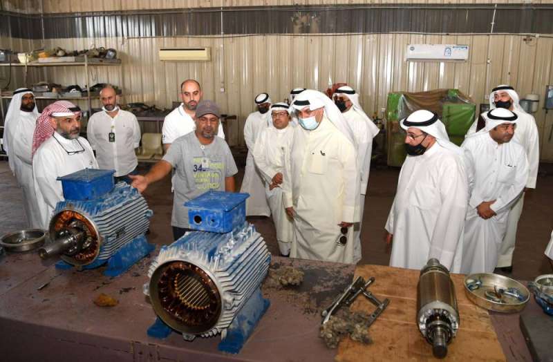 وزير الدفاع يزور عددا من الأقسام والورش الفنية في صبحان