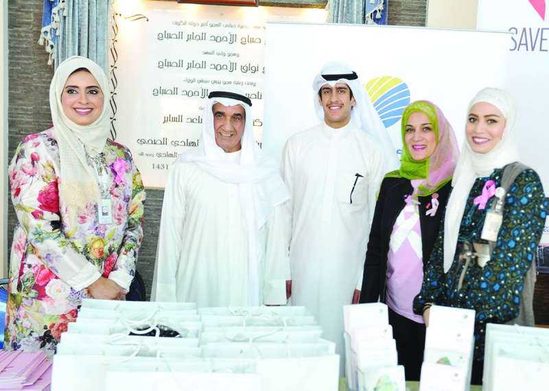 
المشاري مع أعضاء إحدى الحملات التوعوية في منطقة اليرموك
