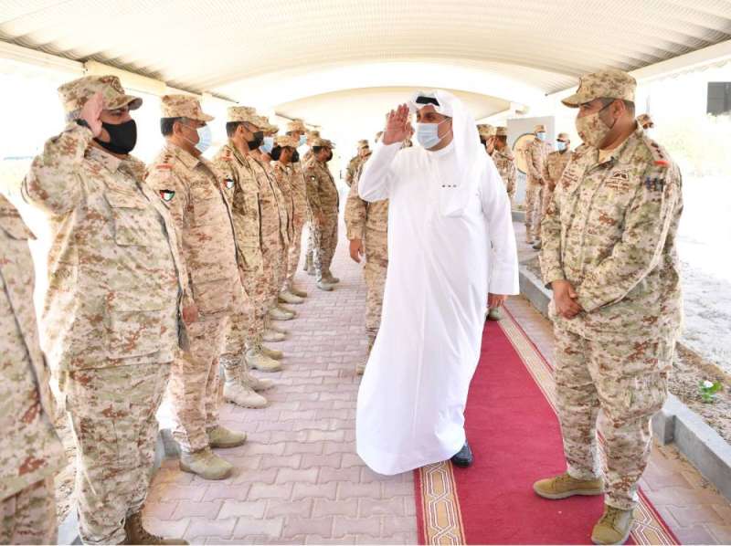 زيارة وزير الدفاع لمدفعية القوة البرية 