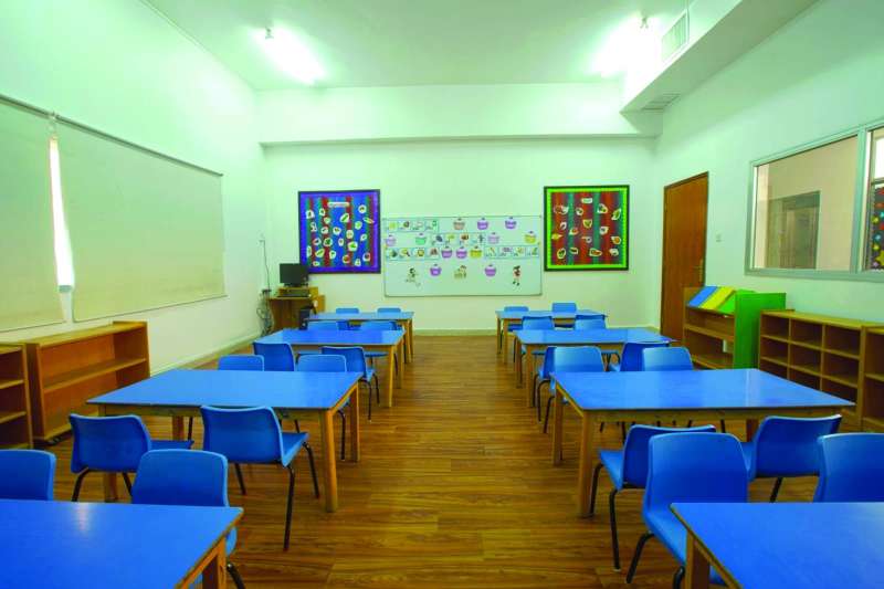 فصول بعض المدارس الخاصة تتسع لـ 30 طالباً 