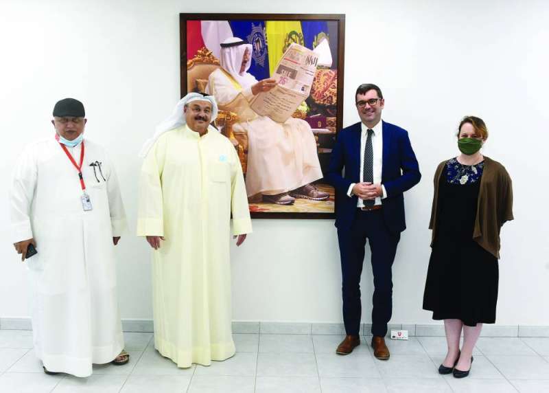 الجاسم وغيلبرت وأندروز والزميل خالد الشرقاوي (تصوير أسعد عبدالله) 