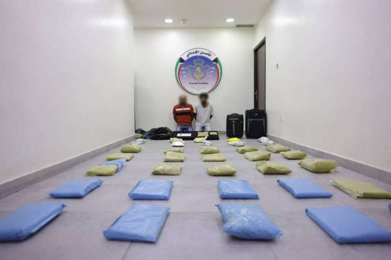 المتهمان والمضبوطات 