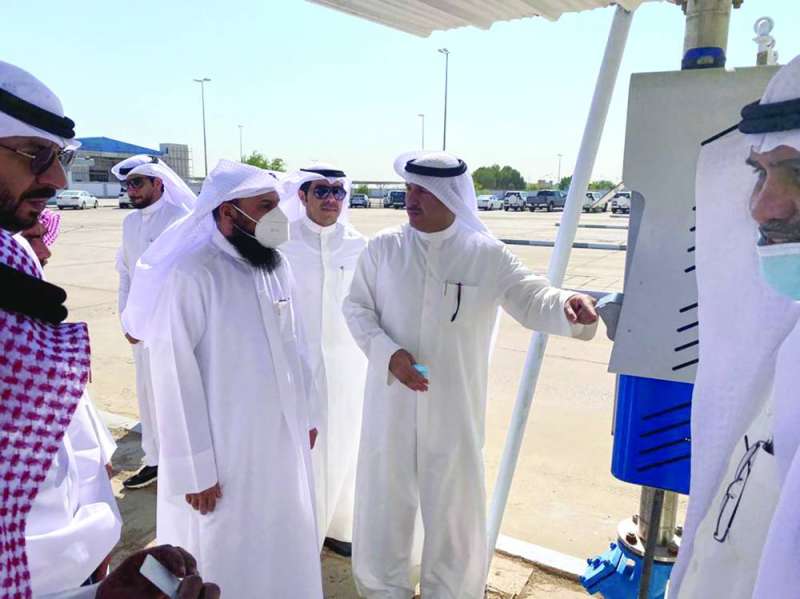 الرشيدي والسبيعي يعيدان تشغيل محطة تعبئة مياه الجليب
