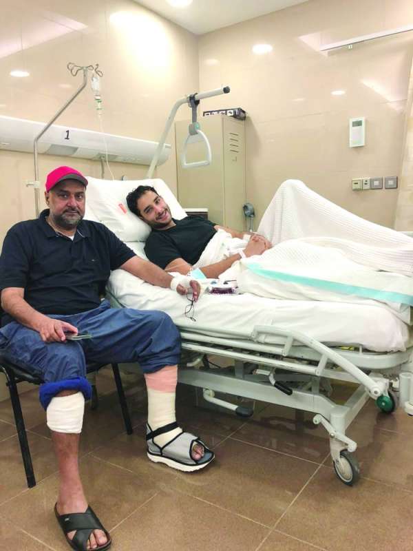 الفيلكاوي مع ابنه حمد في مستشفى الرازي
