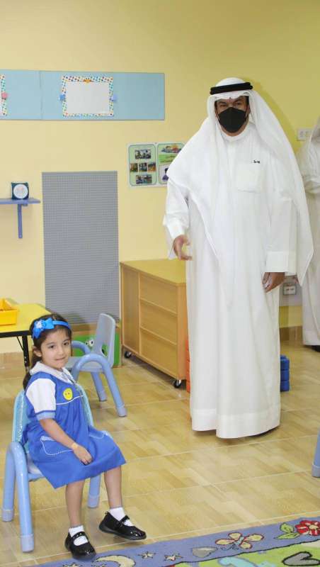 وزير التربية متفقدا سير العمل في المدارس: 
الوضع مطمئن.. ونطمح إلى العودة الكاملة في الفصل الثاني 
 