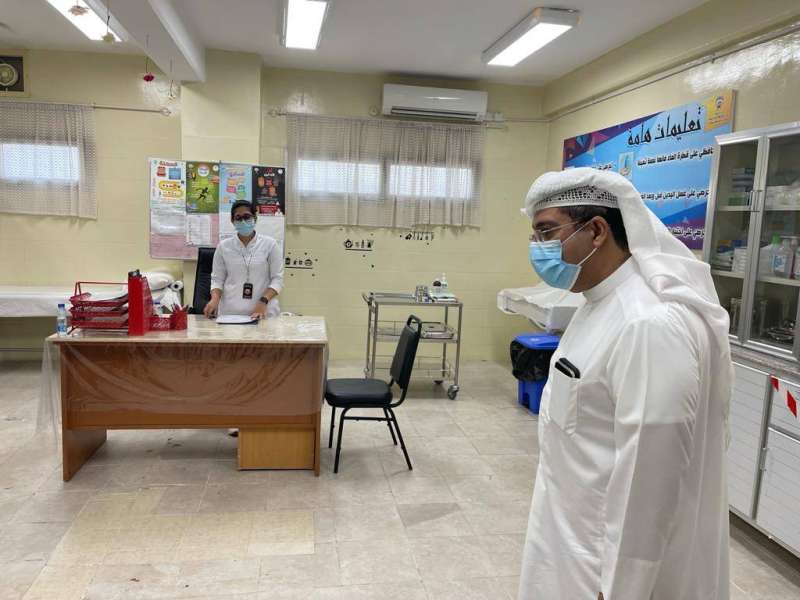 وكيل «الصحة» يتفقد بعض مدارس منطقتي العاصمة والفروانية التعليميتين 
