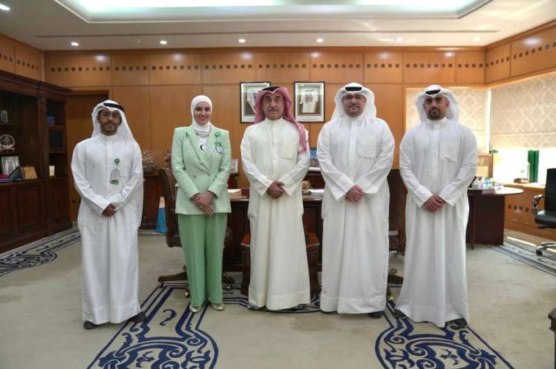 اليوسف يستقبل وفداً من «بيتك»