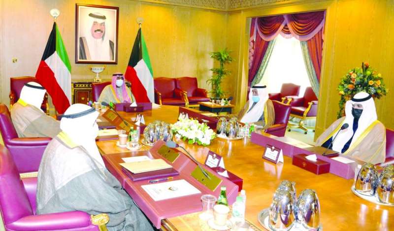 نائب الأمير مترئساً اجتماع مؤسسة الكويت للتقدم العلمي في 8 مارس