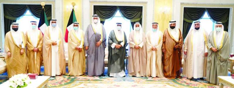 
ولي العهد متوسطاً وزير العدل والعجيل وأعضاء المجلس الأعلى للقضاء في 26 أكتوبر
