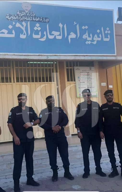 بلدية الجهراء تزيل عشرات المركبات المهملة في الصليبية 
 