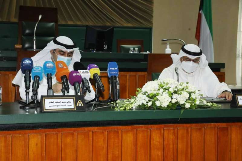 الفارس والعتيبي يوقعان المذكرة 