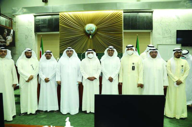 
الفارس والعتيبي وعدد من مسؤولي «النفط» و«البلدي»