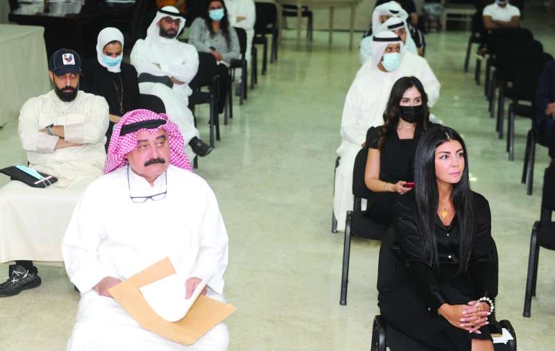 حنين الغبرا وإبراهيم الحمود يتقدمان الحضور في التأبين