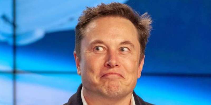 الملياردير الشهير إيلون ماسك
