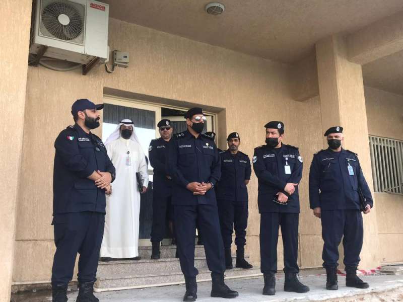 الفريق النواف يتفقد مركز قيادة خفر السواحل الجنوبي
