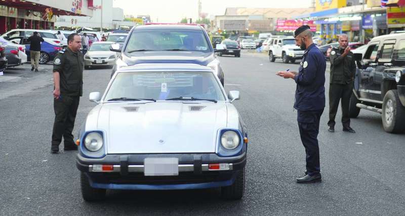 تدقيق على السيارات التي تصدر أصواتاً مزعجة
