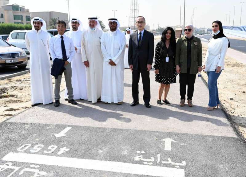 اليابان تقلل حرارة طرقات المشي في الكويت عبر استخدام مادة عازلة 
