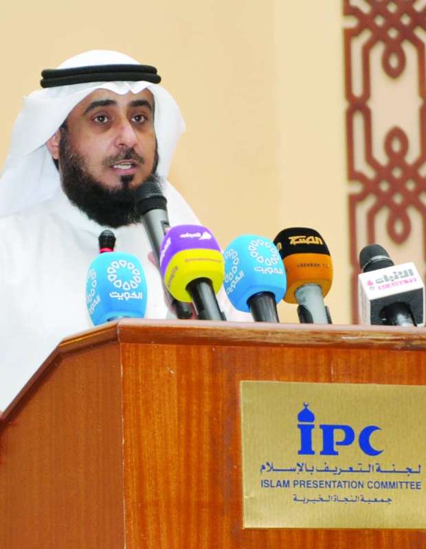 الجنفاوي ملقياً كلمته في الحفل 	(تصوير نايف العقلة)
