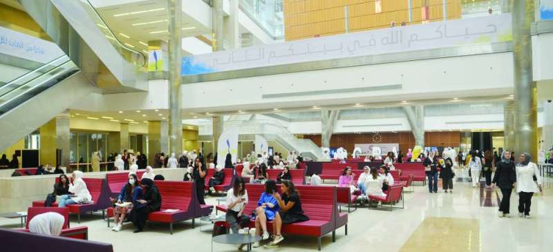 حركة انتخابية نشطة في حرم الشدادية	 (تصوير نايف العقلة)
