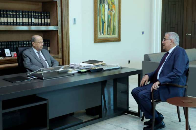 عون مستقبلاً بوحبيب في بعبدا أمس