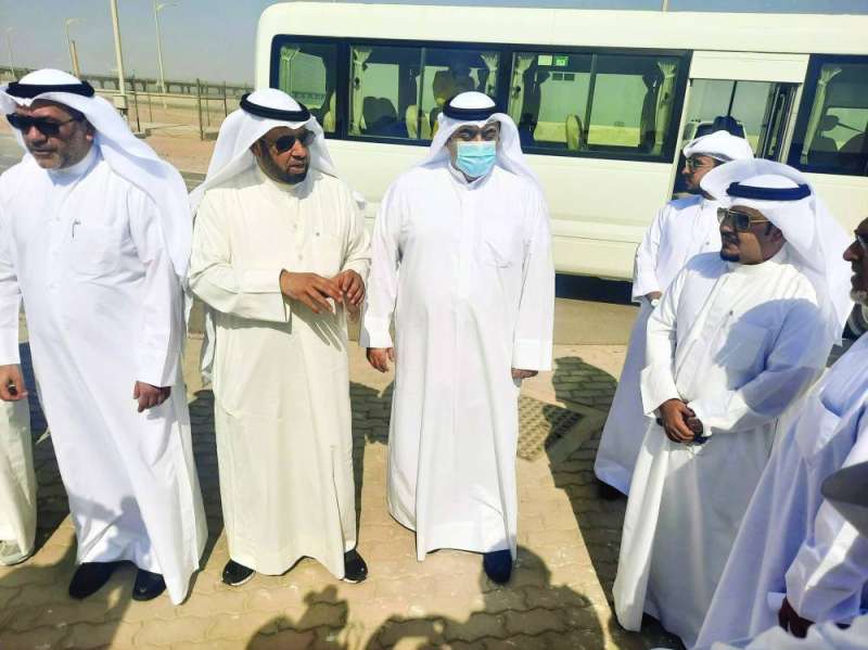 أعضاء البلدي خلال الجولة
