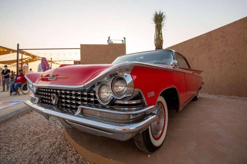 «قرية زمان» تجمع اهتمامات الأجيال بطابع تراثي
 