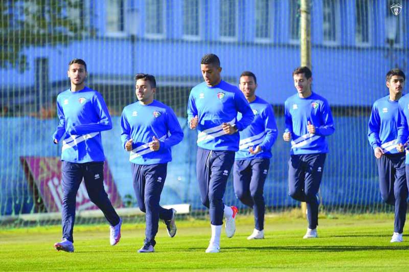 
منتخب الكويت خلال استعداداته للمباراة الأولى