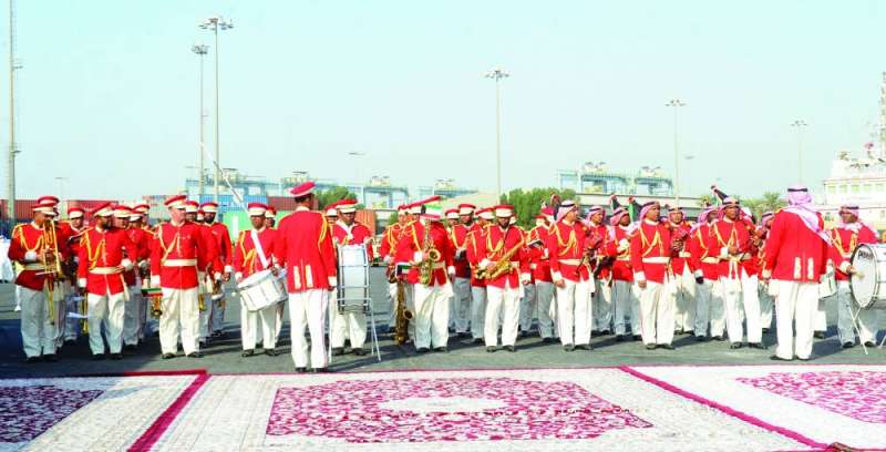 جانب من مراسم استقبال السفينة السلطانية
