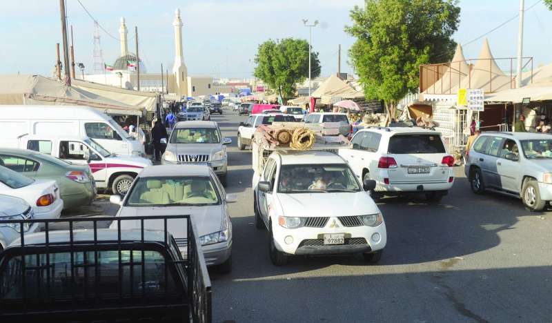 سوق الخيام شهد حركة بيع حثيثة 	 (تصوير سعود سالم)