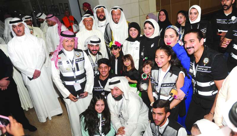 المعتوق متوسطاً عدداً من الفرق التطوعية 