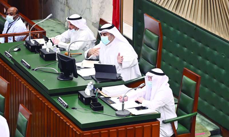 العتيبي مترئساً الجلسة
