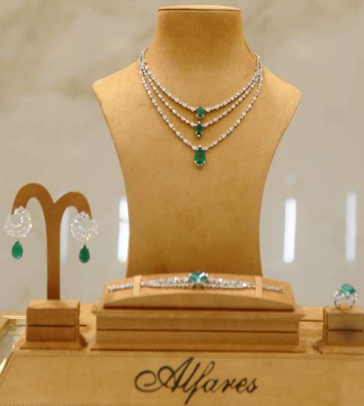 مناسب للشابات 