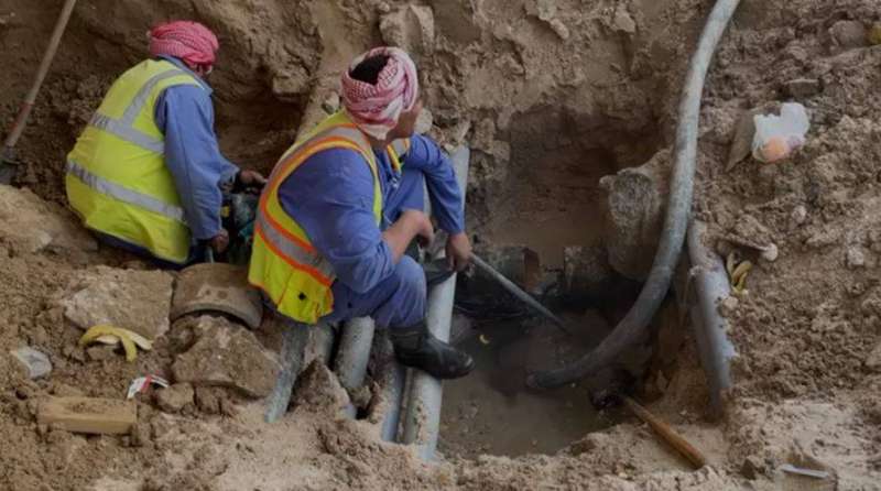 هبوط «الرميثية» الأرضي حدث نتيجة كسر خط مائي.. والعمل جار لإصلاحه
 