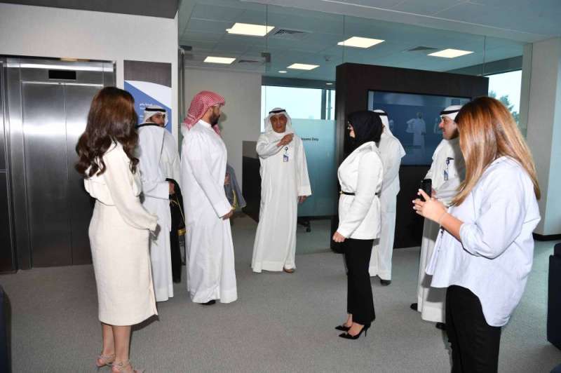 الفليج معرّفاً بخدمات الفرع