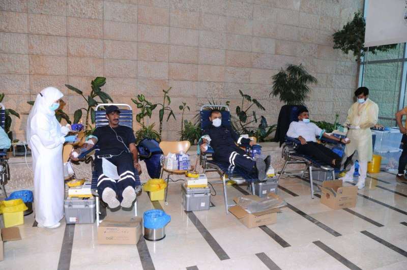 فريق الشركة يتبرّع بالدم