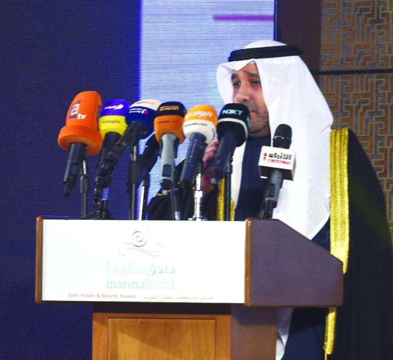 صباح الناصر ملقياً كلمته في الحفل
