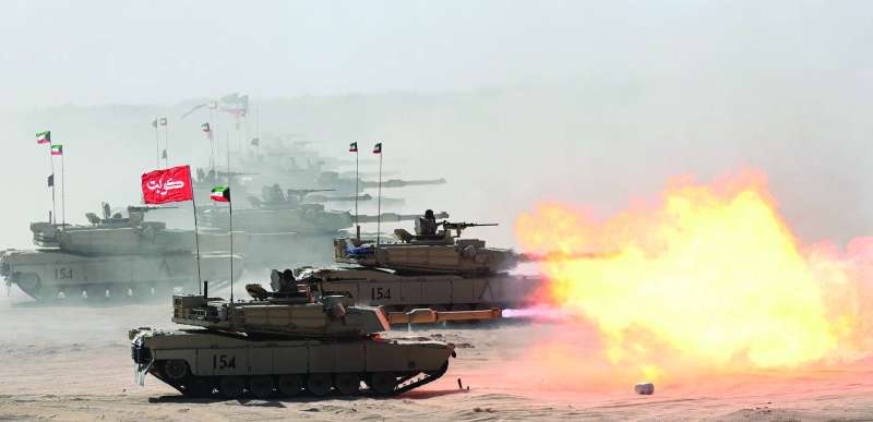 دبابات الجيش الكويتي تنفذ رماياتها 