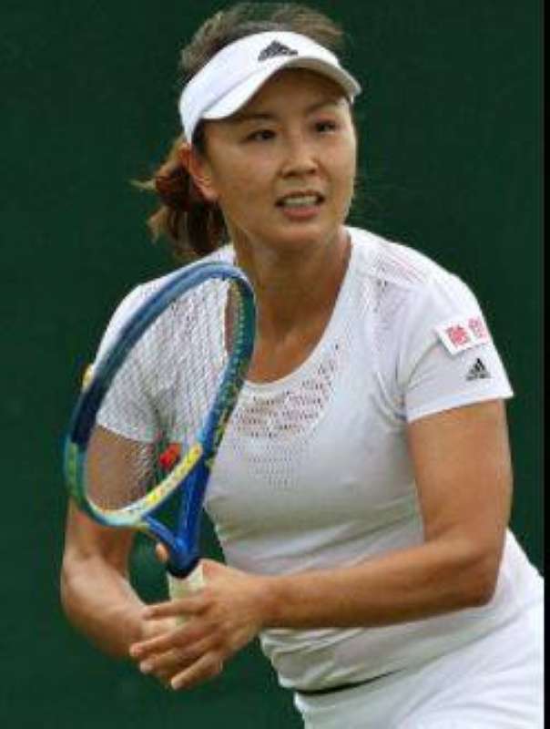 فرنسا «قلقة» بشأن مصير لاعبة التنس الصينية بينغ شواي

