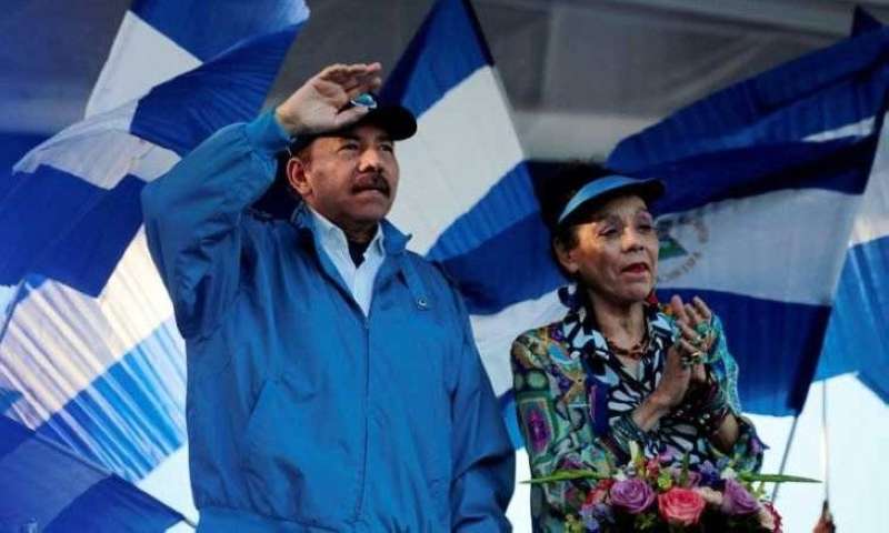 رئيس نيكاراغوا دانيال أورتيغا وزوجته روزاريو موريو نائبة الرئيس
