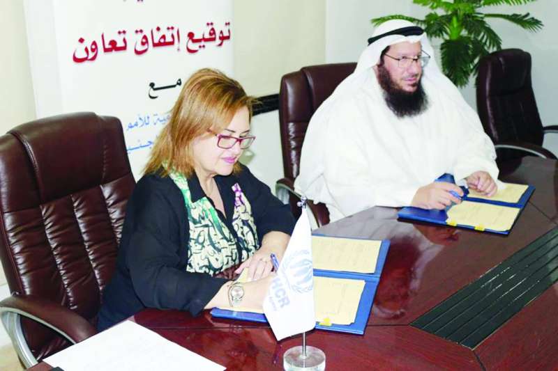 ربيعان والعبدالجليل خلال توقيع الاتفاقية