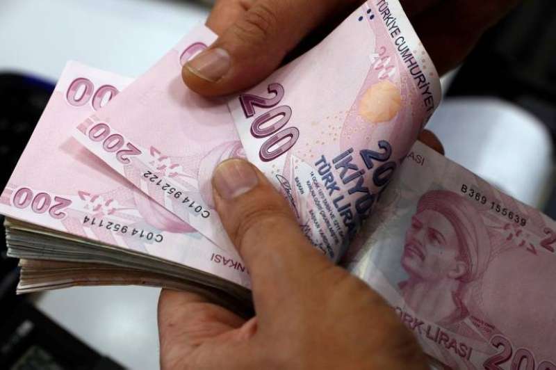 الليرة التركية تنتعش بعد مستويات متدنية قياسية
 

