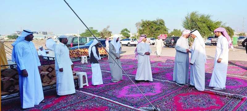 أبناء ضاحي السهو يتلقون العزاء
