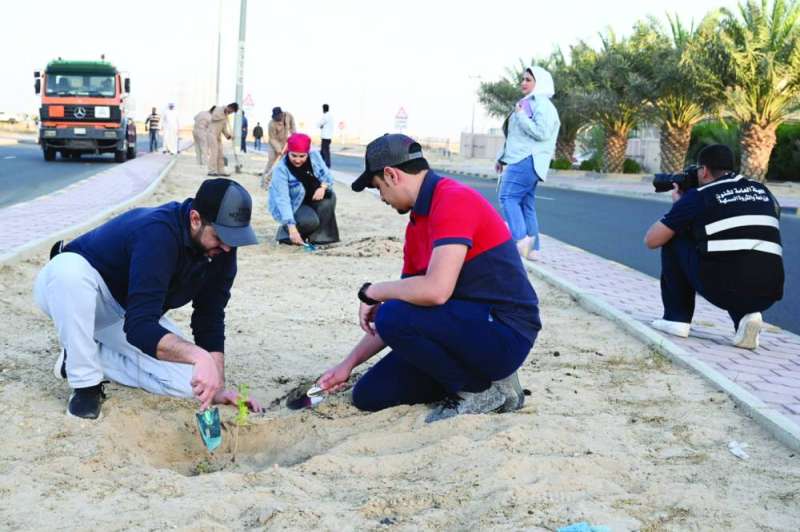 يزرعون لتُصبح الشوارع خضراء
