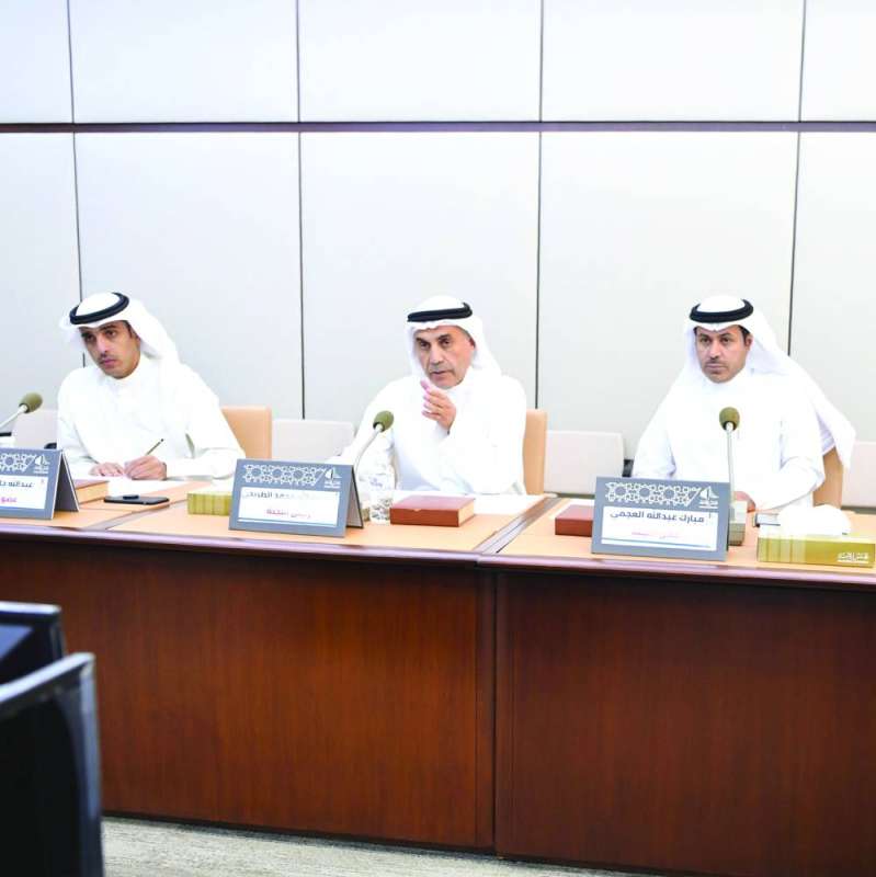 الطريجي مترئساً اجتماع لجنة الشباب والرياضة أمس
