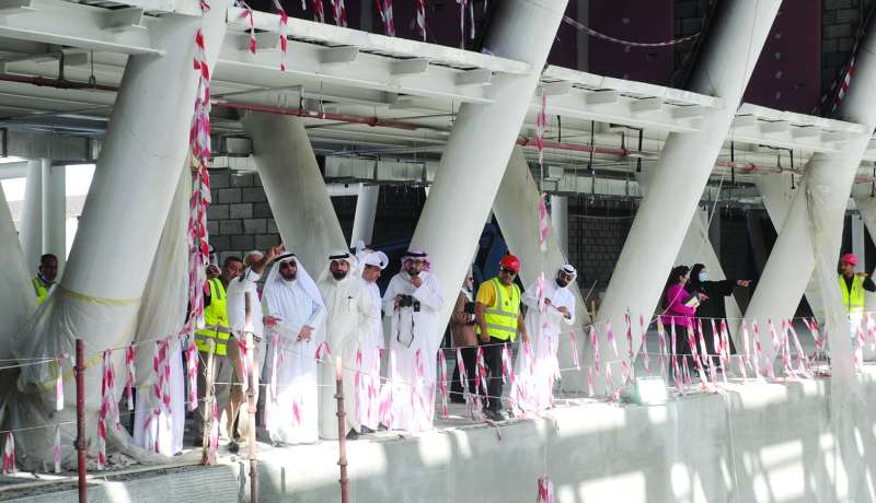 أعضاء البلدي يتفقدون المشروع	 (تصوير سعود سالم)